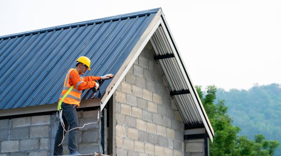 Expert Emergency Roof Repairs services in Telogia, FL